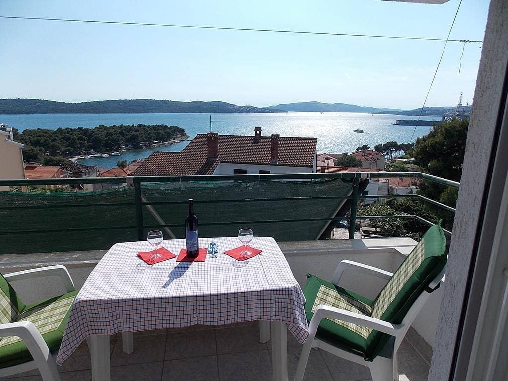 Foto 6 von 28: Ferienwohnung in Trogir mit Meerblick, Balkon, Klimaanlage, W-Lan (4236-3)