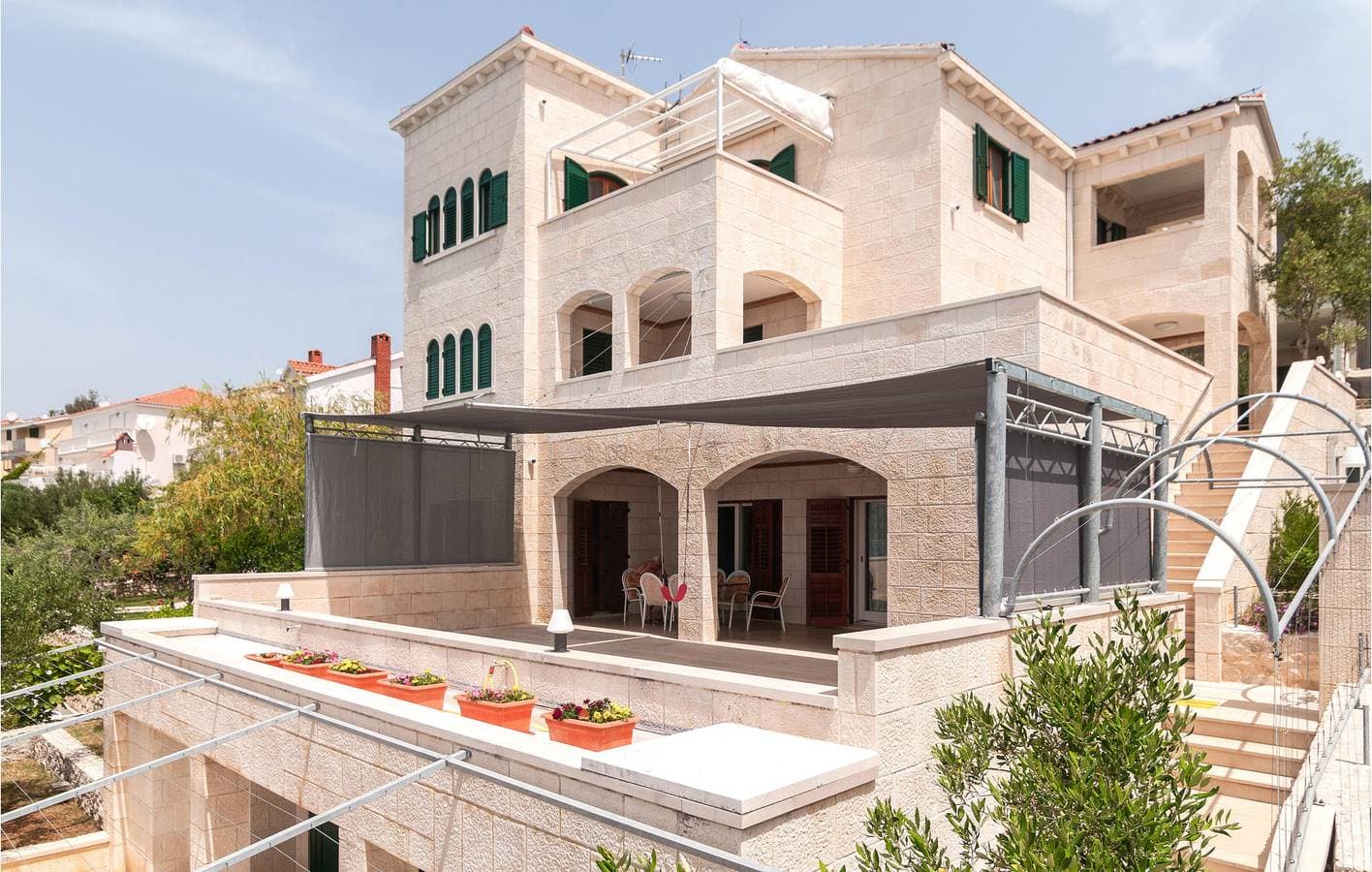 Charmantes Apartment mit Terrasse, 1 km vom Strand Stari Porat entfernt 1