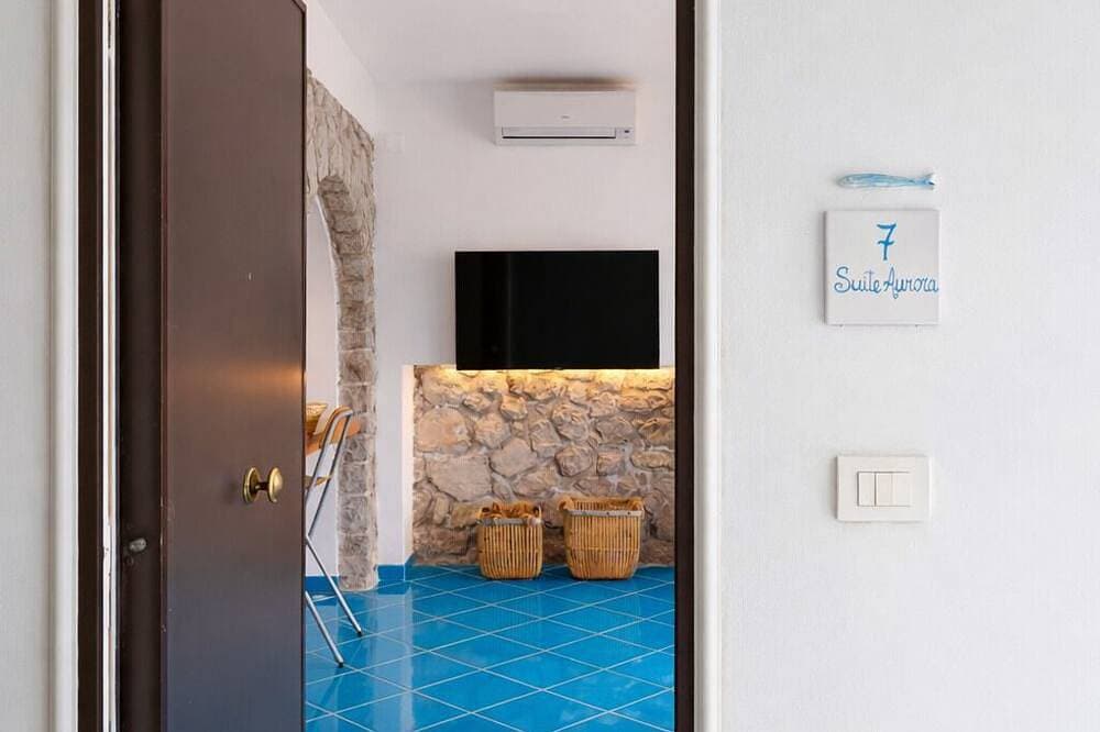 Foto 12 von 27: Enchanting panoramic suite a few steps from the sea in Sorrento Peninsula
