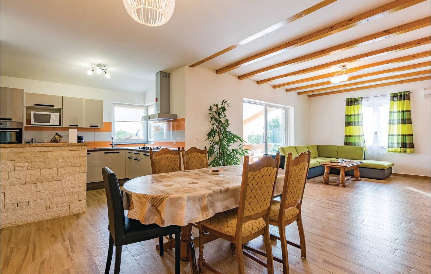 Foto 6 von 29: Geräumige 2-Zimmer-Wohnung mit WLAN, Pool und Terrasse