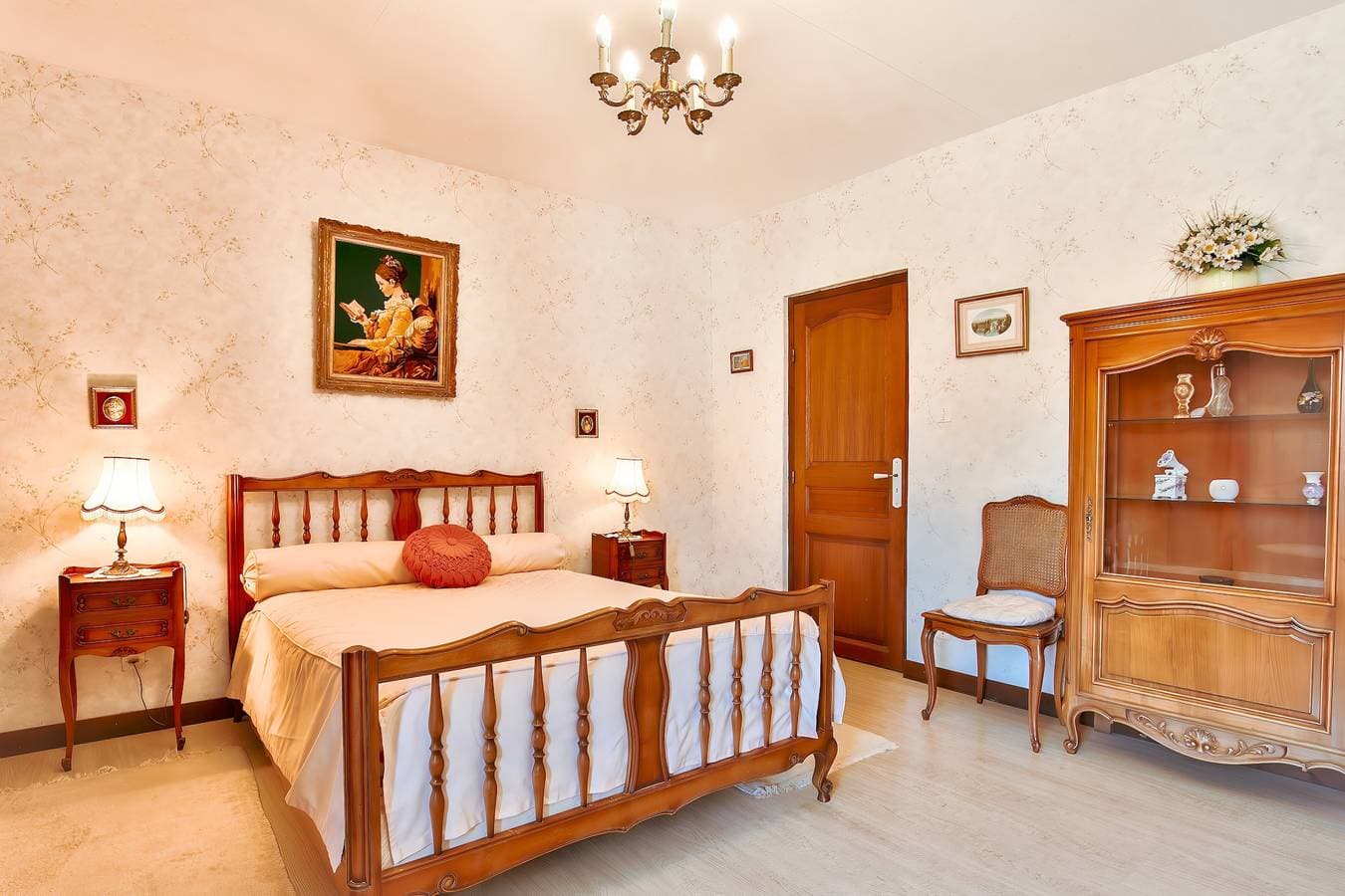 Foto 10 von 26: Authentisches Gästezimmer im normannischen Herrenhaus – hausgemachtes Frühstück inklusive