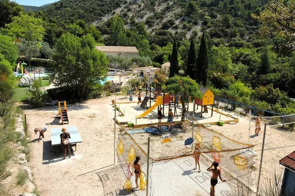 Foto 8 von 15: Camping 4 étoiles - Piscine  - ccbgdai