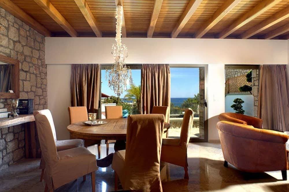 Foto 5 von 8: Executive Rhodes Villa | Villa Althea | Villa mit 2 Schlafzimmern und Meerblick | Pefkos