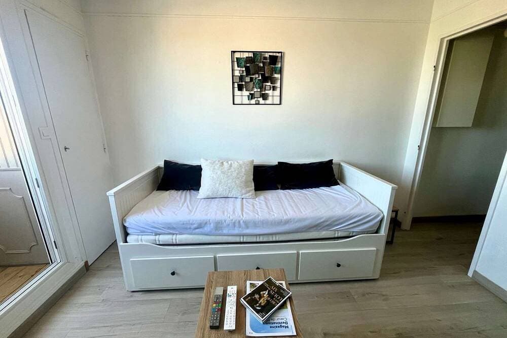 Foto 4 von 15: L'Escale - Studio with loggia in the city center