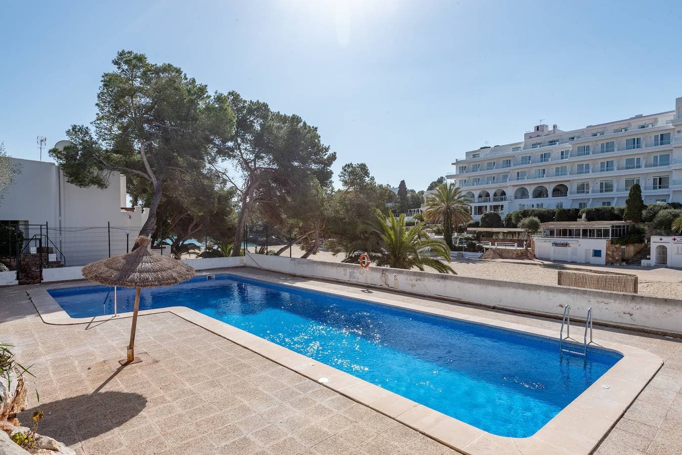 Foto 2 von 25: Klimatisierte Ferienwohnung "Bungalow Cala Dor 27" mit Meerblick und Pool