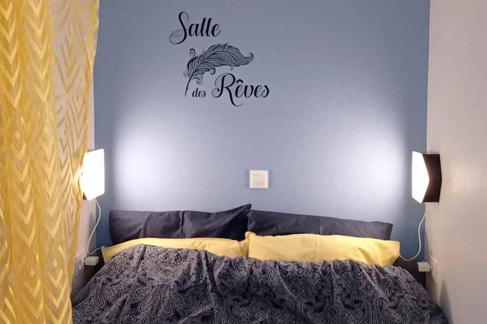 Foto 2 von 16: Charming countryside cottage with heated pool & private jacuzzi. 3 star rated