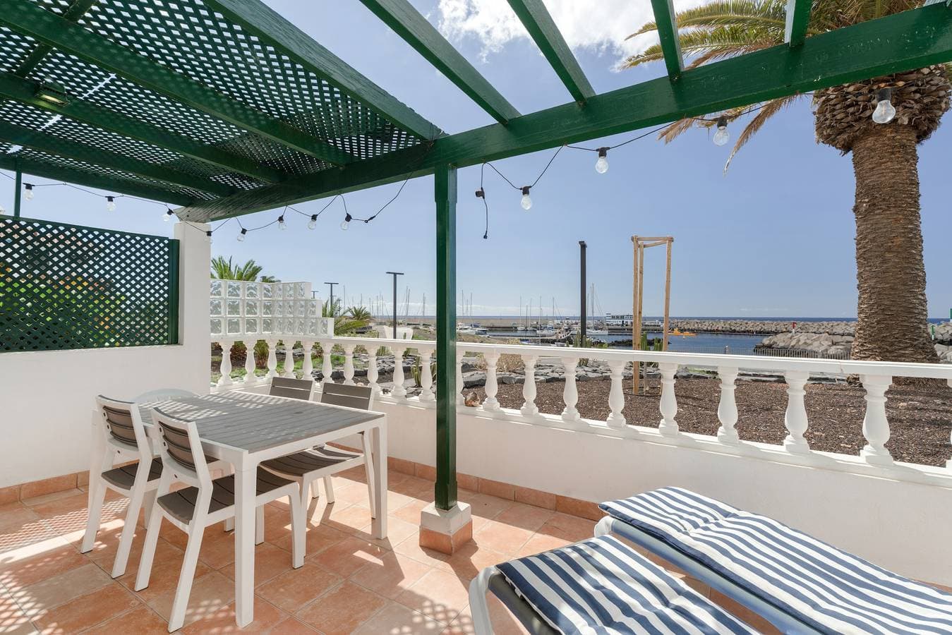 Foto 3 von 29: Ferienwohnung 'Libra Amarilla Golf' mit Meerblick, Gemeinschaftspool und WLAN