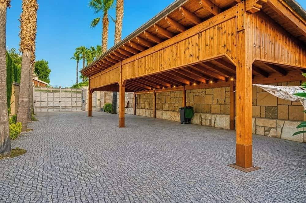 Foto 13 von 20: Alameda Villa | Pool | Indoor Spa | Golf | Gym