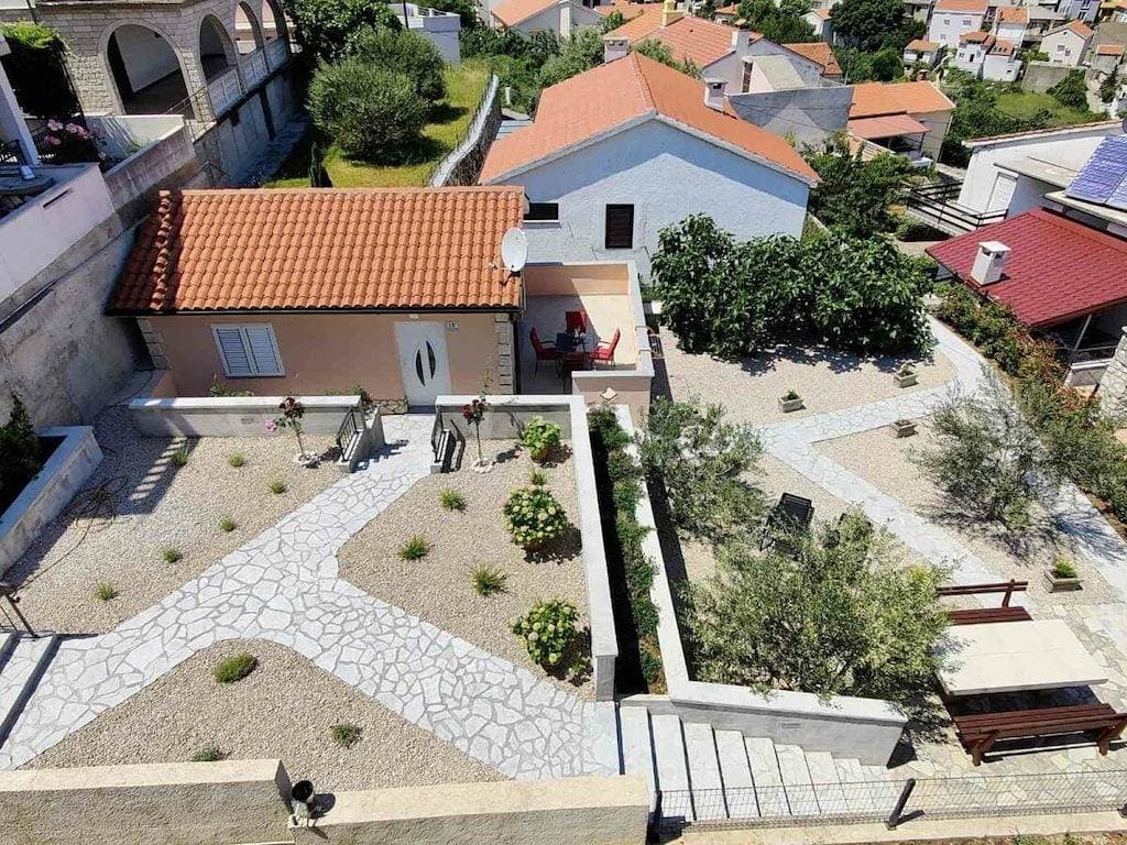 Foto 12 von 28: Ferienhaus in Vrbnik mit Schwimmbecken