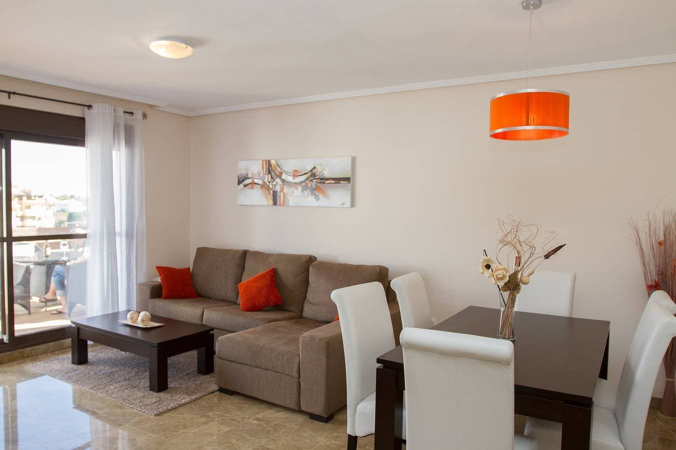 Foto 13 von 38: Top del Golf Hills Marbella - Large roof top lounge terrace
