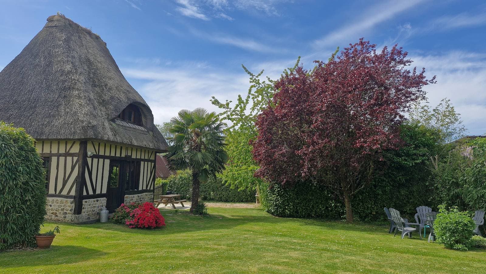 Foto 13 von 25: Bohème-Gîte im Zirkuswagen für 2–4 Personen nahe Honfleur mit Pool