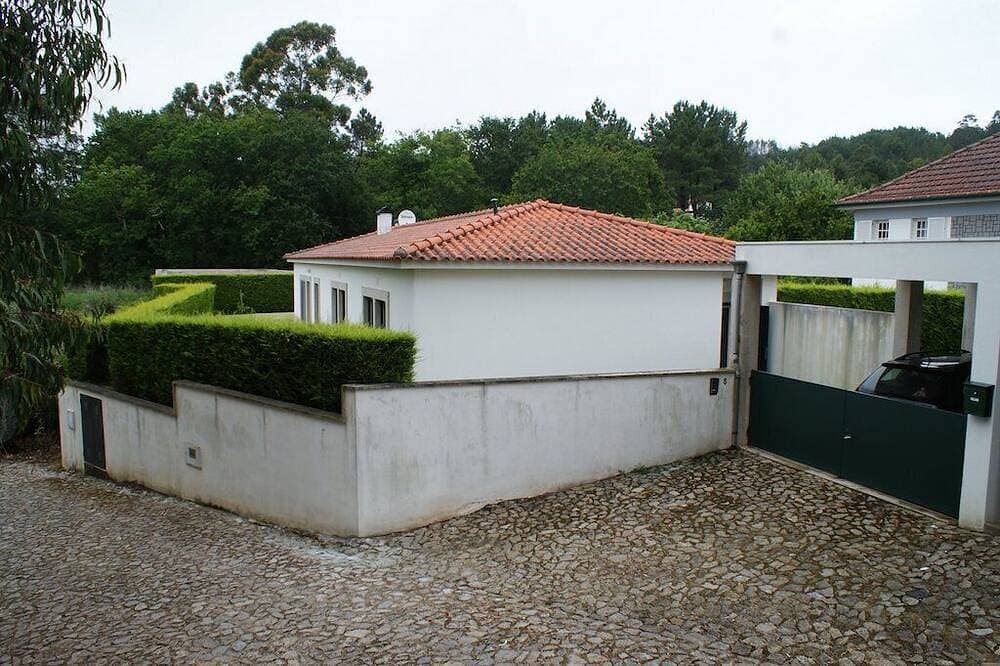 Foto 12 von 25: Baze Villa, Zentralheizung, Terrasse, Garten