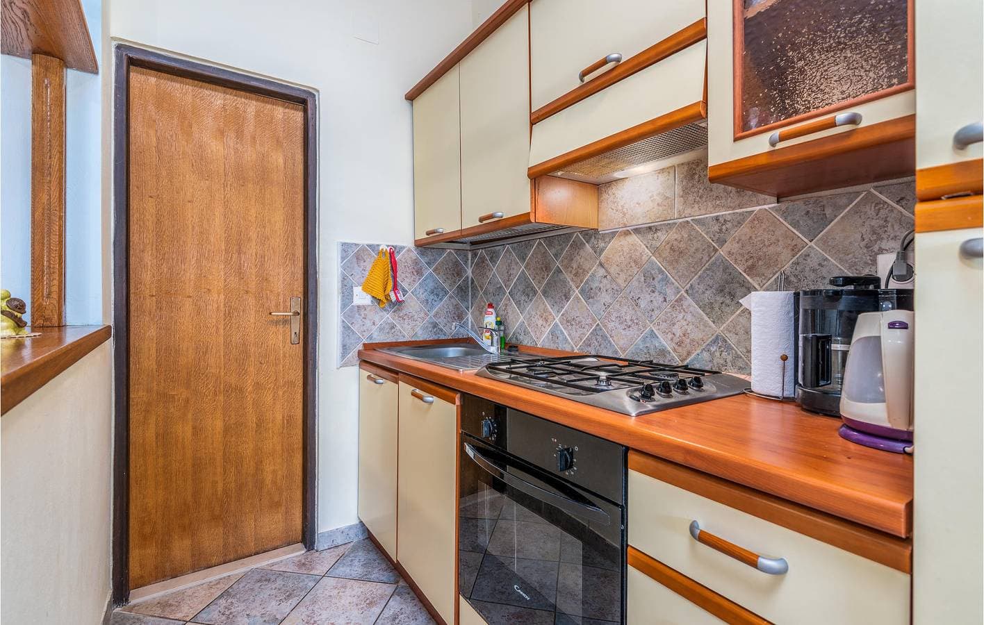 Foto 13 von 29: Gemütliche 1-Zimmer-Wohnung mit Terrasse, 1 km vom Strand von Jert entfernt