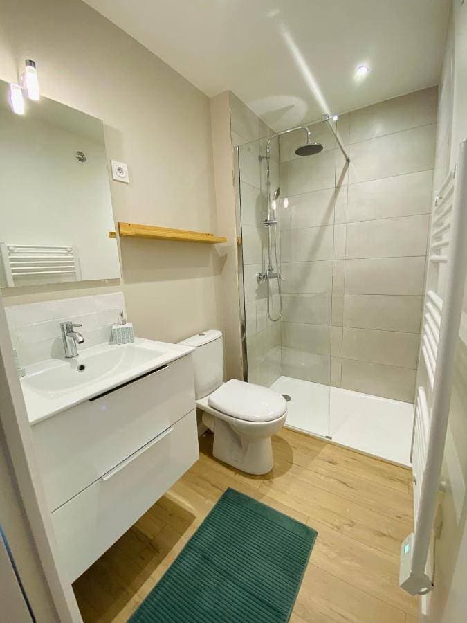 Foto 4 von 17: Two-Bedroom Apartment