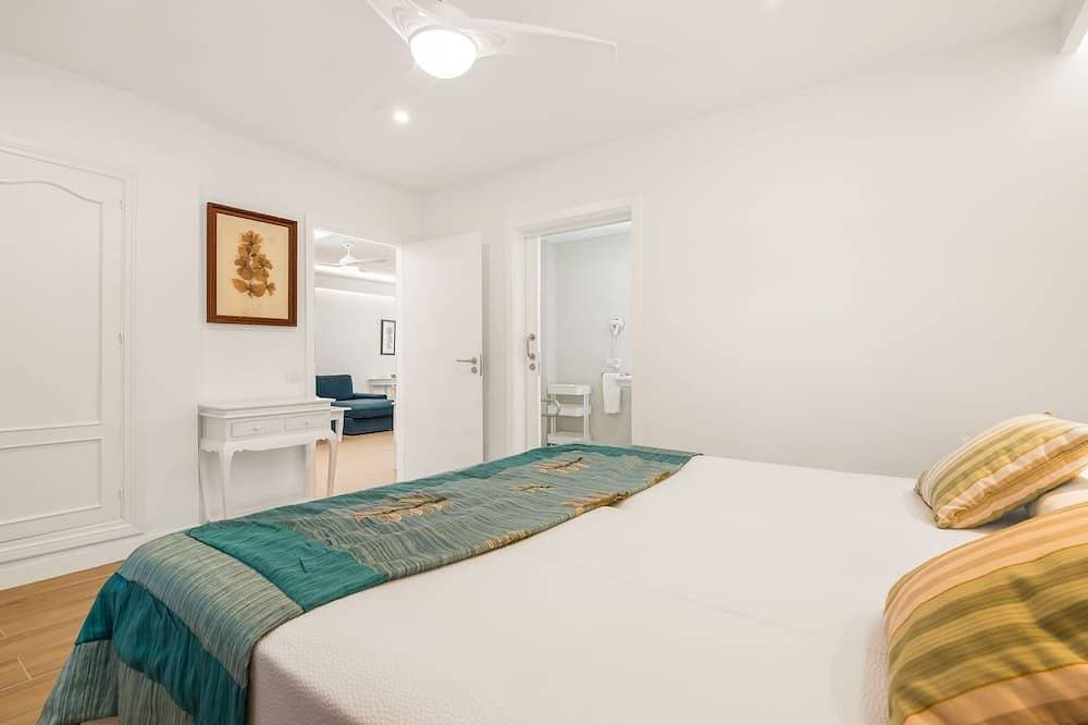 Foto 7 von 30: Experience a Banana Plantation house with \"really heated\" long pool. Solarium