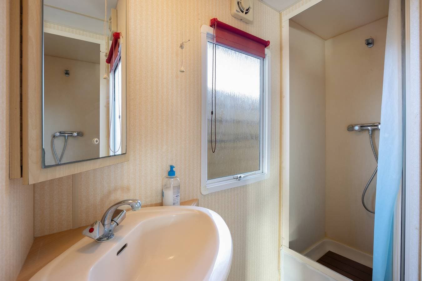 Foto 12 von 23: Mobilheim 'Manoli' mit privatem Garten und Balkon