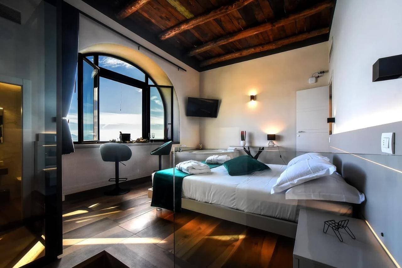 Foto 2 von 43: Double Room with Balcony and Sea View