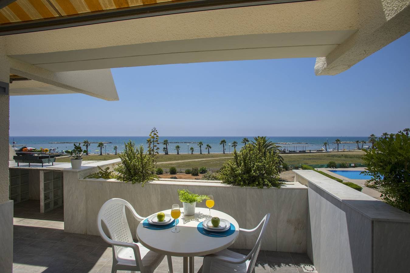 Lordos Sunshore  Beachfront Suite 1