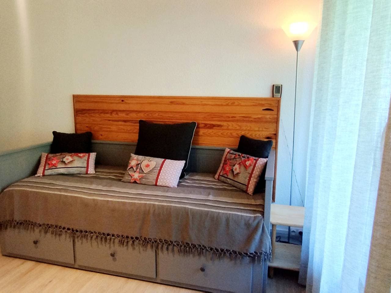 Foto 11 von 16: Gemütliche 2-Zimmer-Kabine, 100m zur Skischule, neue Küche, Balkon, 4 Schlafplätze, keine Haustiere