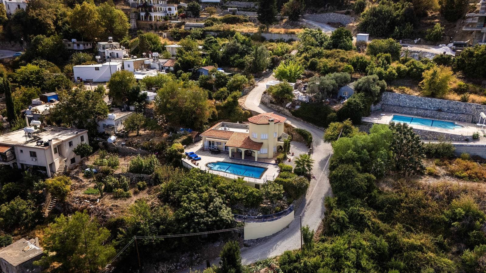 Foto 4 von 23: Villa mit 4 Schlafzimmern und herrlicher Aussicht