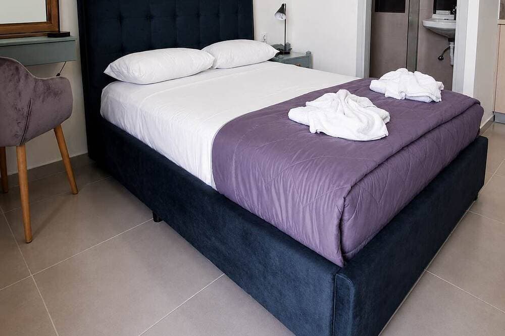 Foto 5 von 23: Elounda Christina Studios, Only Steps from the Sea