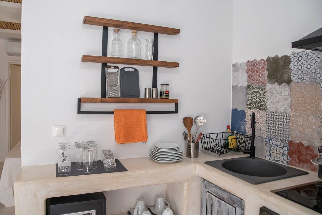 Foto 6 von 18: Einzimmerapartment 'Helmos Premium' mit WLAN und Klimaanlage