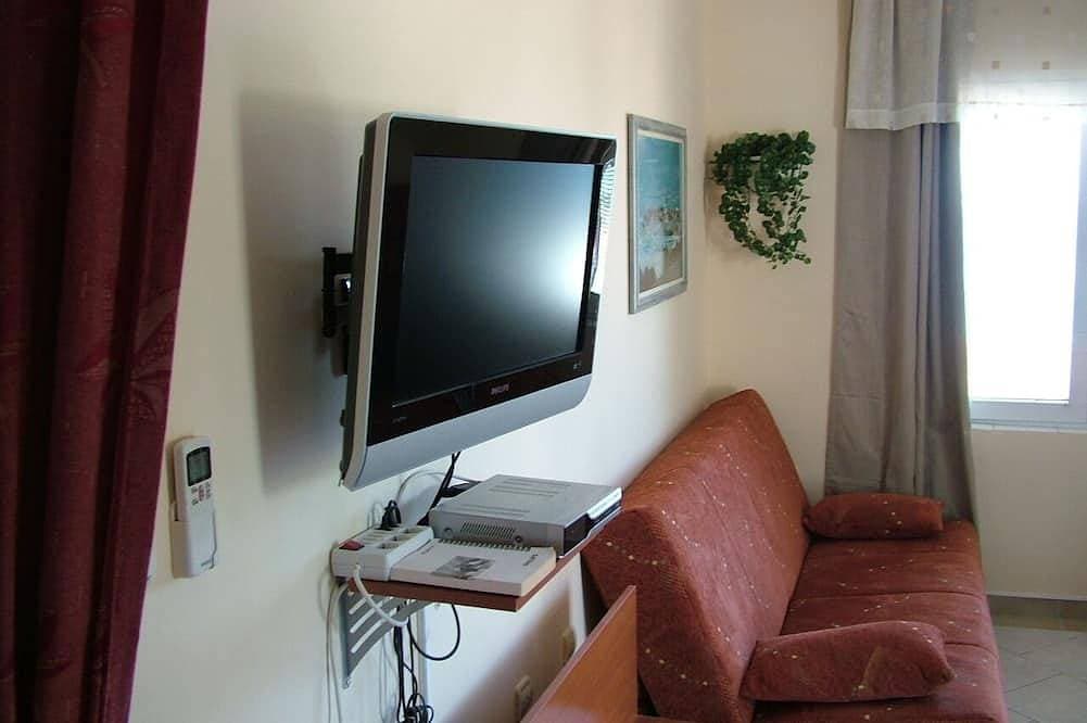 Foto 7 von 22: Panoramablick Wohnung in Rafailovici. 200 m von den Sandstränden.