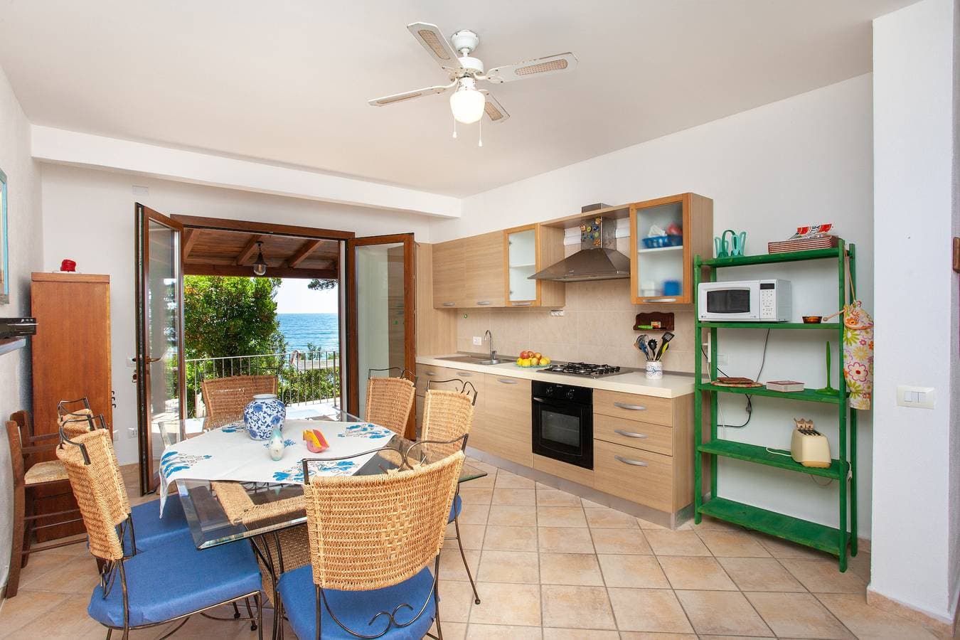Foto 5 von 30: Ferienhaus "Casa Sulla Spiaggia 1" mit Meerblick, Terrassen & Garten