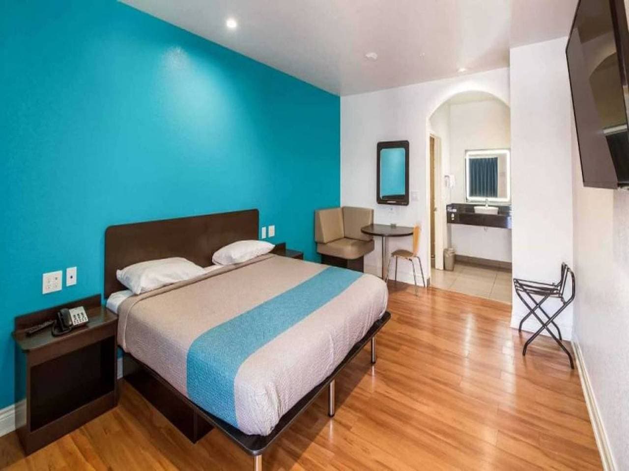 Foto 7 von 40: 1 Kingsize-Bett | Business-Zimmer, Rauche