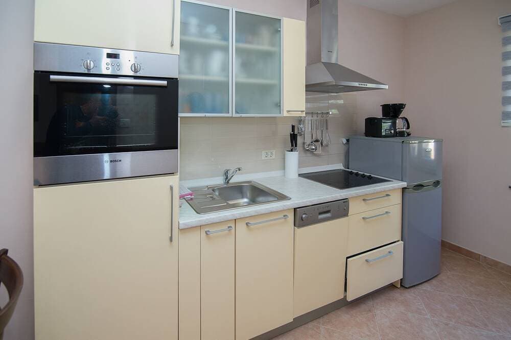 Foto 10 von 16: 2-Zimmer-Ferienwohnung mit Terrasse Punta kriza, Cres