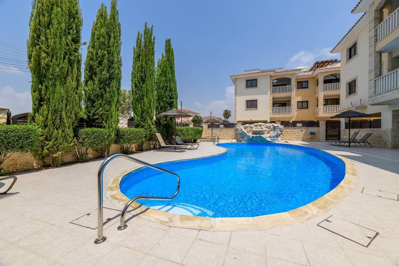 Foto 2 von 21: Ferienwohnung für 4 Personen mit Pool
