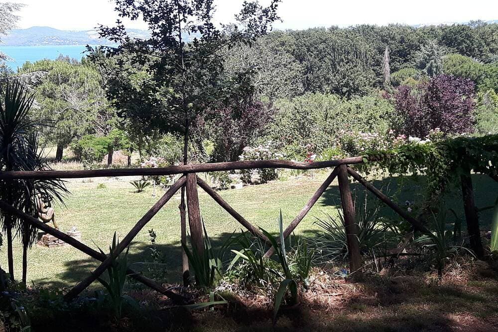 Foto 8 von 30: Hebald Gästehaus: Suite mit privatem Garten.