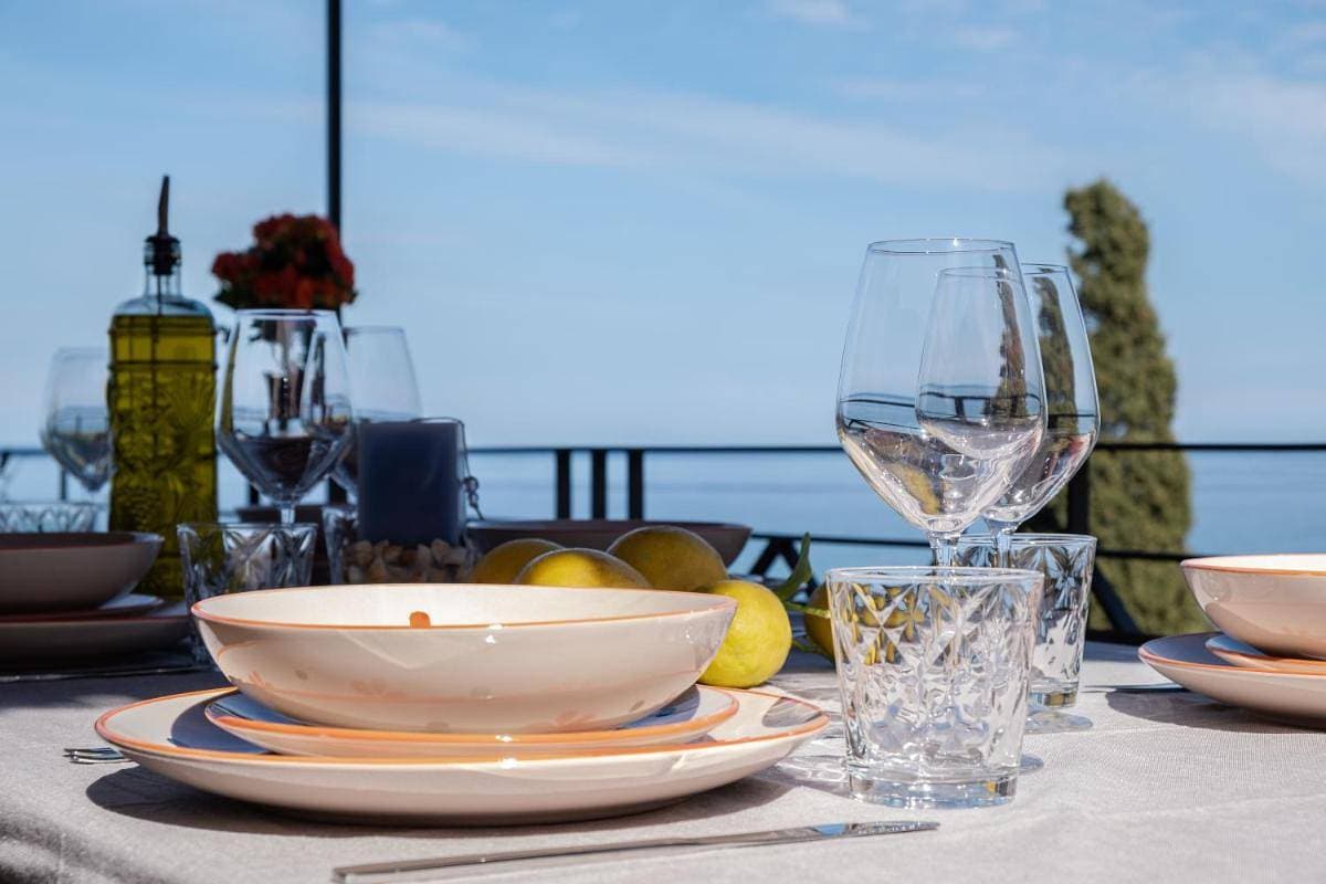 Foto 6 von 89: Privatpool der Villa Cefalù