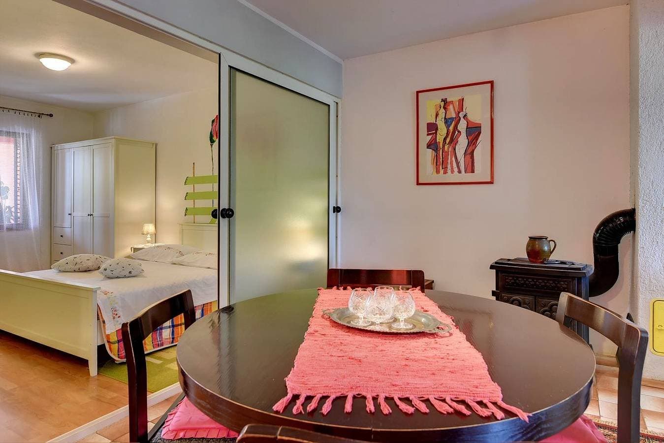 Foto 13 von 20: Appartement mit drei Terrassen, Liegewiese, WLAN