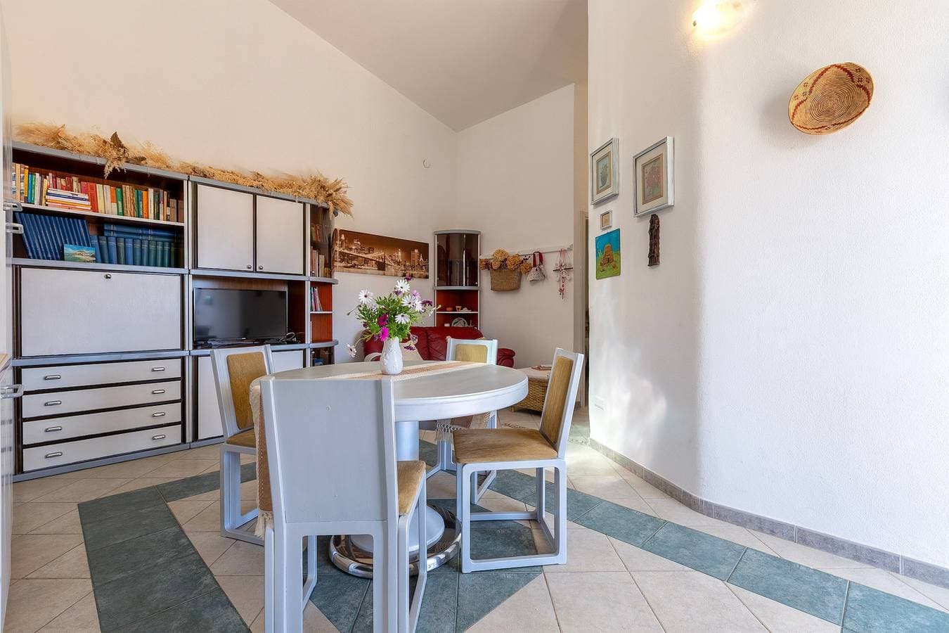 Foto 8 von 37: Ferienwohnung 'Appartamento in Villa Al Mare' mit Meerblick, privater Terrasse & Gemeinschaftsgarten