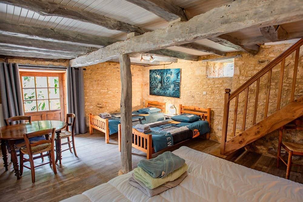 Foto 3 von 30: Großes super attraktives Haus mit privatem Pool