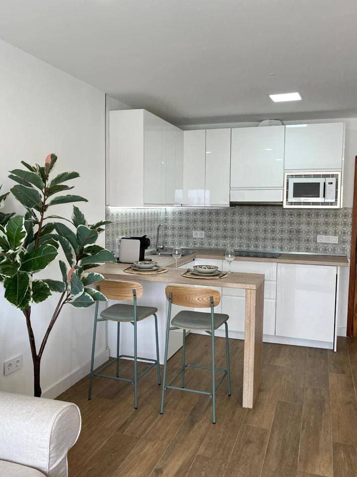 Foto 11 von 46: One-Bedroom Apartment with Sea View and Balcony