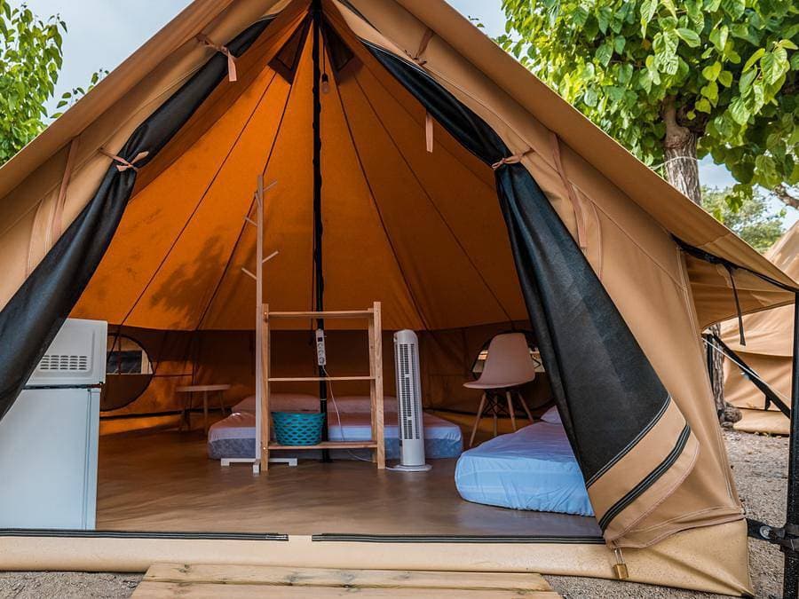 Foto 2 von 29: Camping Cambrils Caban - Zelt 3 personen - Glamping Rafal 1/3 pers