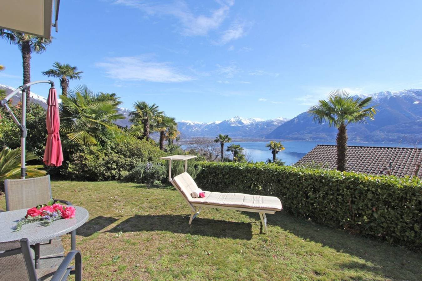 Parterrewohnung mit eigenem Garten in kleiner Residenz oberhalb Locarno. 1