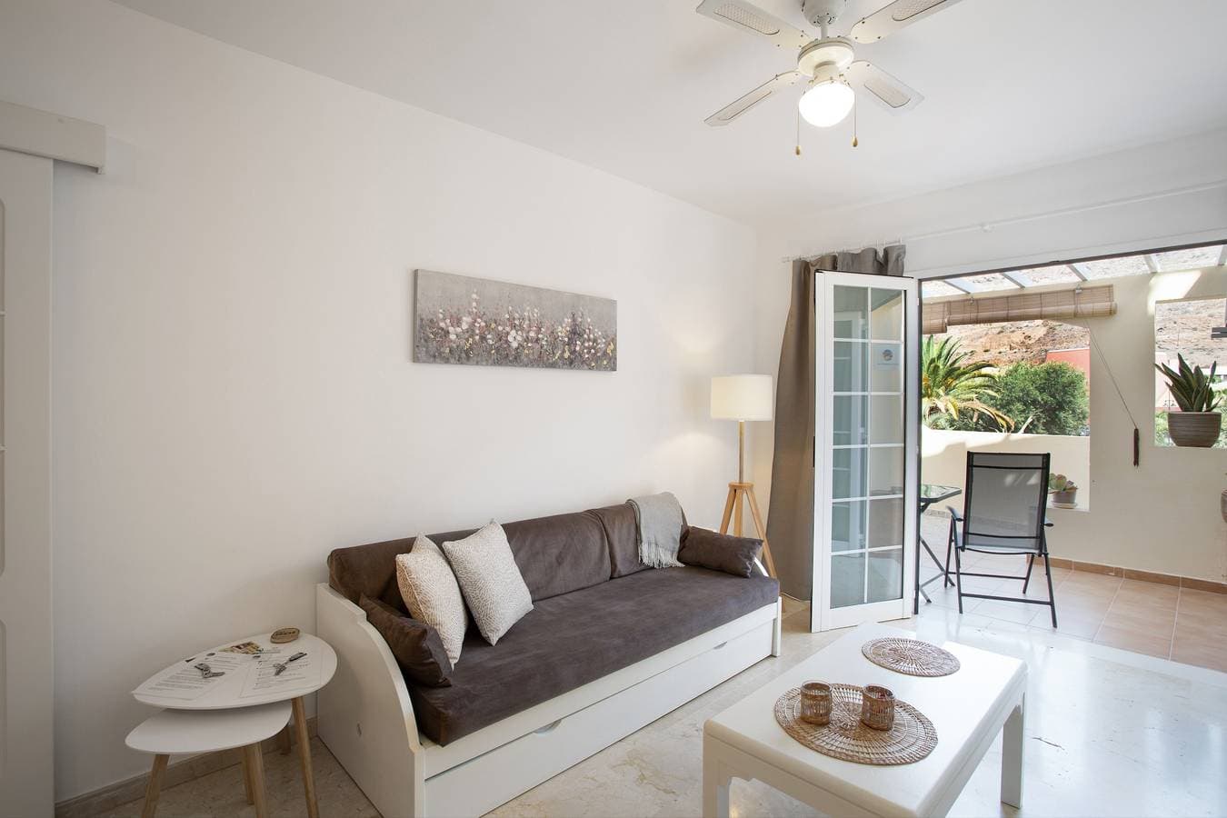 Foto 3 von 25: Ferienwohnung 'Mangueros Suite 18 Puerto de Mogán' mit Bergblick und Gemeinschaftspool