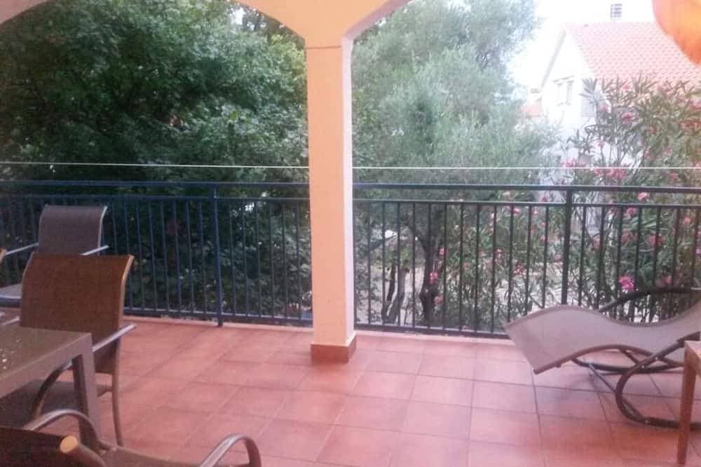 Ferienwohnung in Malinska mit Terrasse, Klimaanlage, W-Lan, Waschmaschine (4693-1) 1