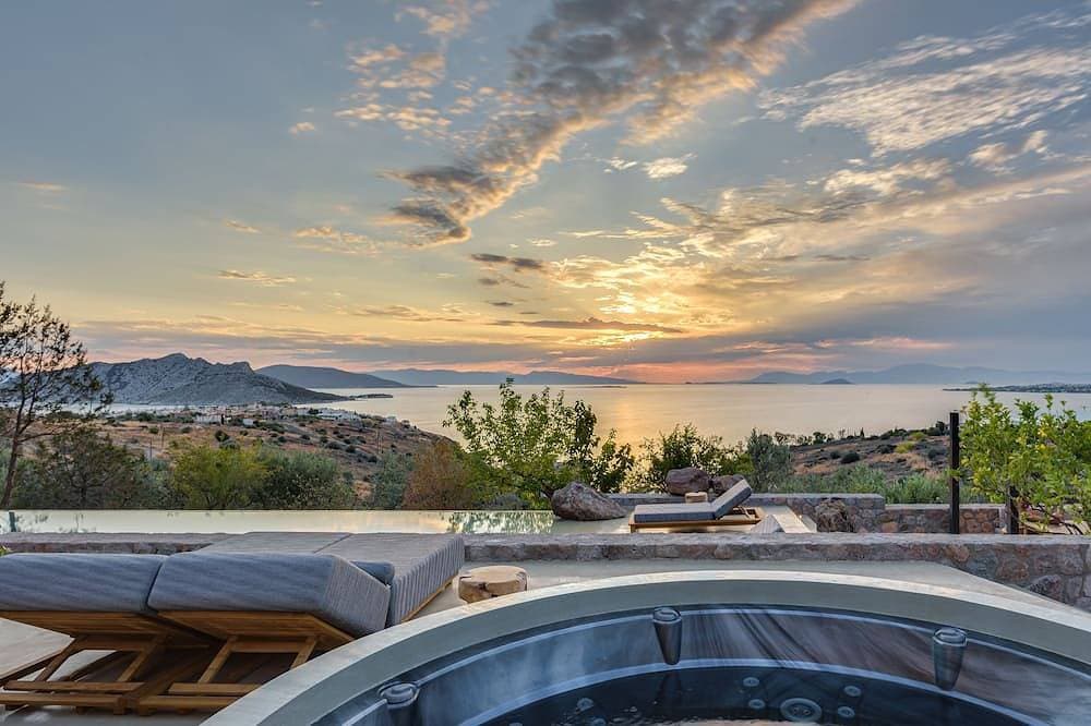 Foto 10 von 30: Villa Melitta mit atemberaubender Aussicht, 6 Schlafzimmern und 6 Badezimmern.