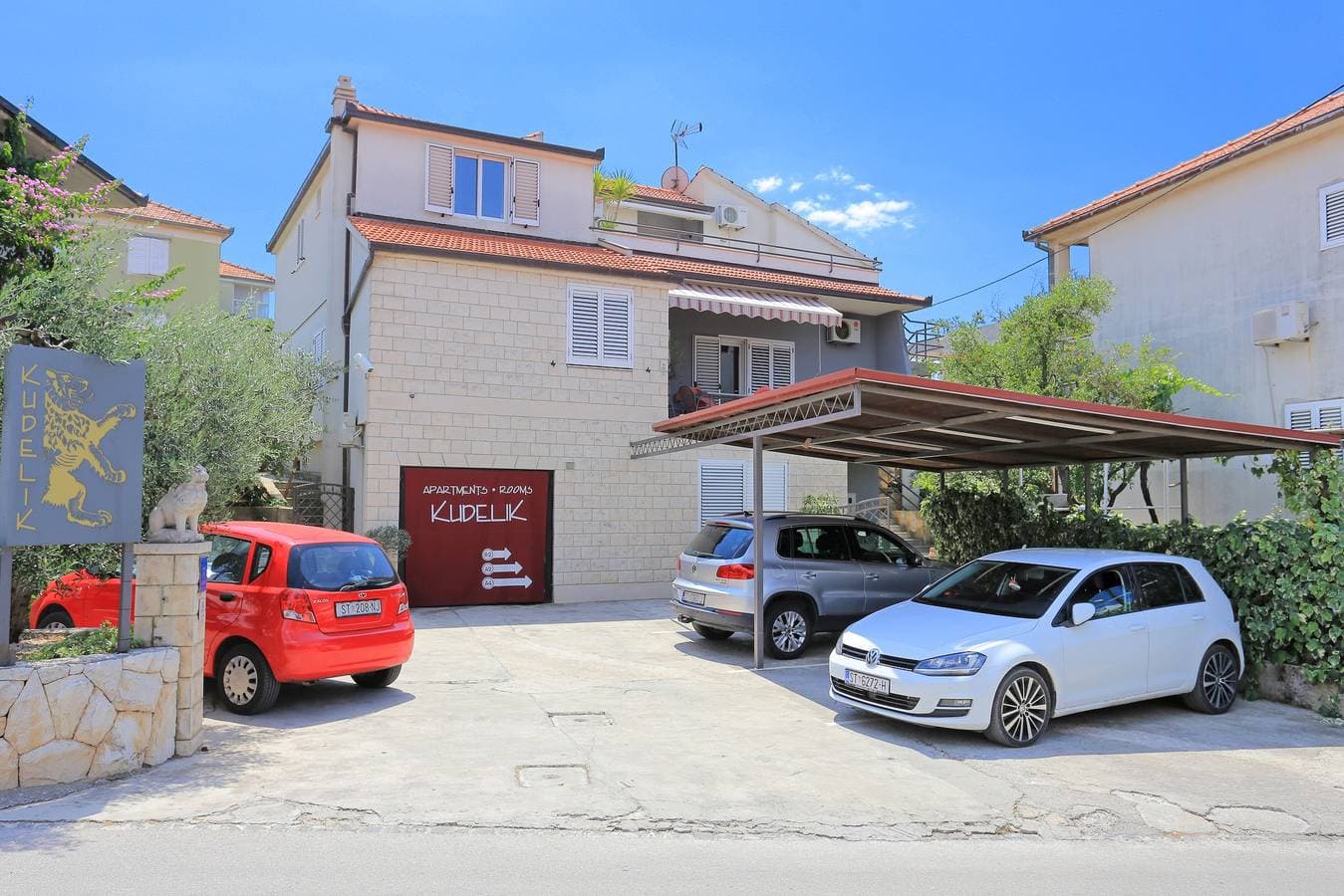 Foto 2 von 20: Zimmer mit Terrasse und Meerblick Trogir -b