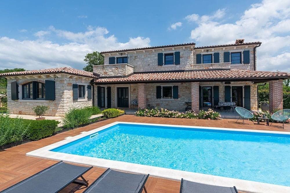 Rustikale Villa Noce mit Pool 1