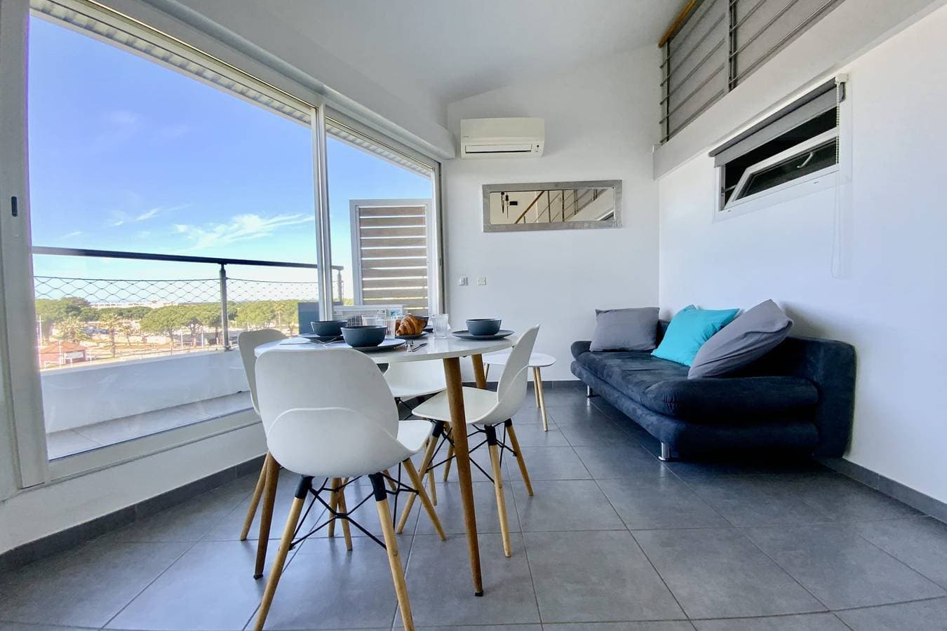 Foto 2 von 28: Duplex vue mer avec accès plage – Le Grau-du-Roi