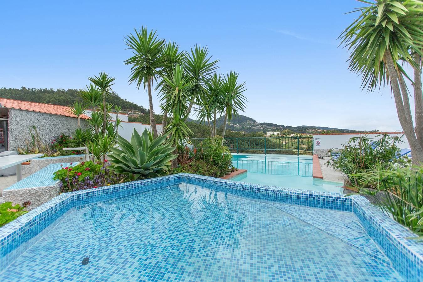 Foto 12 von 44: Bungalow 'Private House Ocean View - 2' mit Gemeinschaftspool, Garten und WLAN