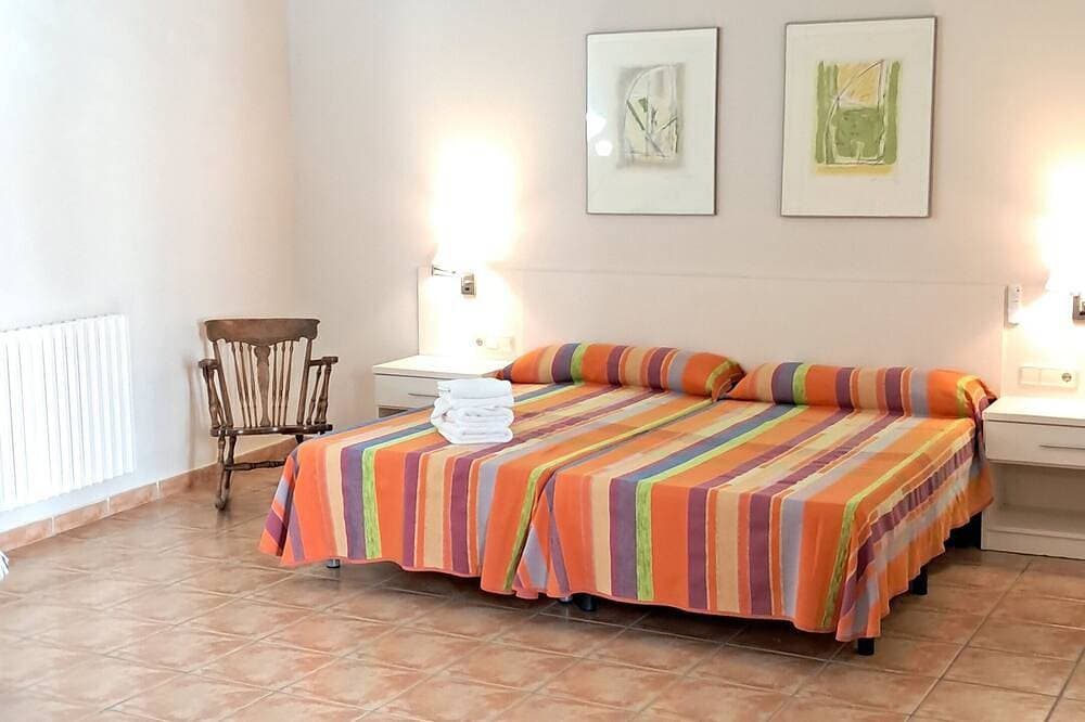 Foto 8 von 30: Casa Alerny – Authentisches katalanisches Landgut zwischen Kirschbäumen