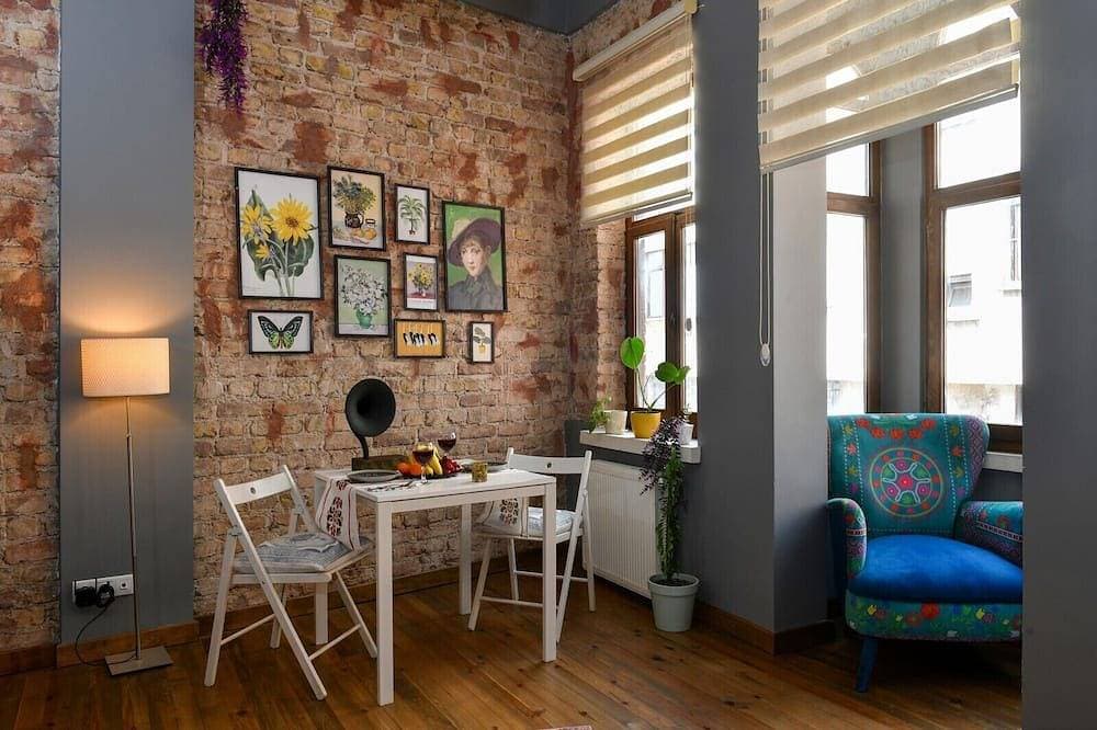 Chic 1-bedroom apartment with WiFi, AC in amazing Istanbul 1