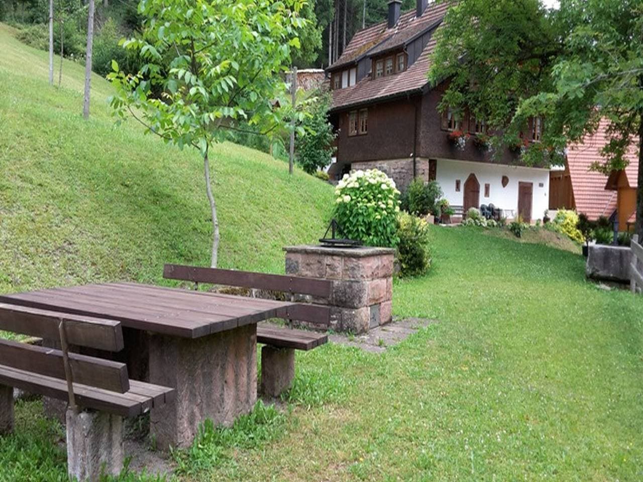 Foto 10 von 26: Ferienwohnung 3 Im Bauernhaus mit gemeinsamer Terrasse, Gemeinschaftsgarten und WLAN