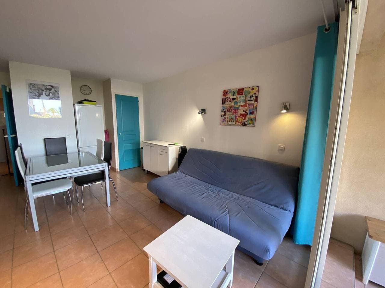 Foto 6 von 11: Klimatisiertes T2-Apartment mit privatem Garten, Gemeinschaftspool und Klimaanlage